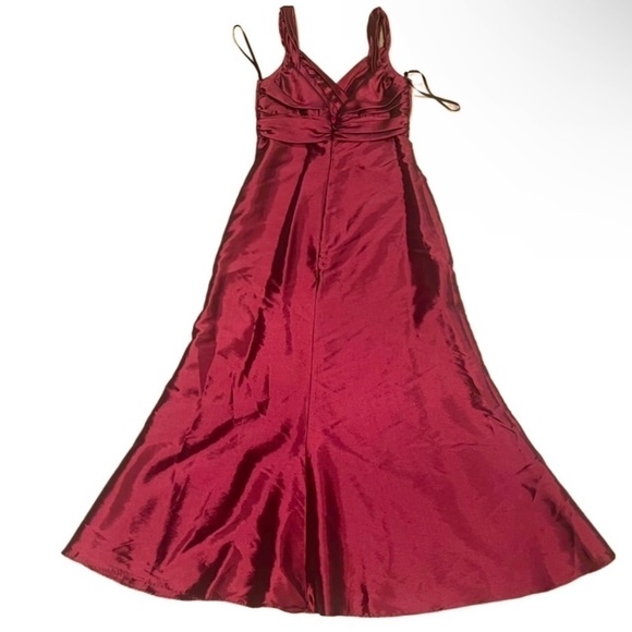 Jim Hjelm Occasions Dark Pink Bridal Gown Size 12 - Picture 8 of 15